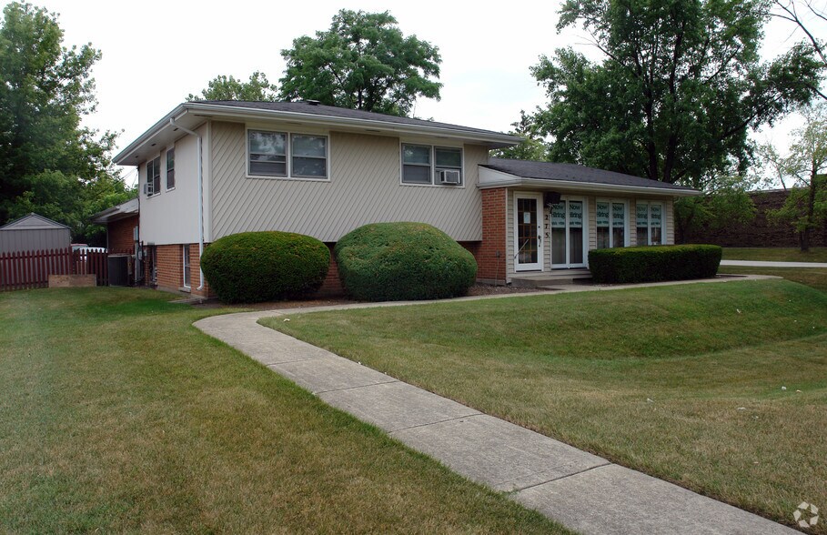 More Photos Of 275 W Dundee Rd, Buffalo Grove Medical For Sale
