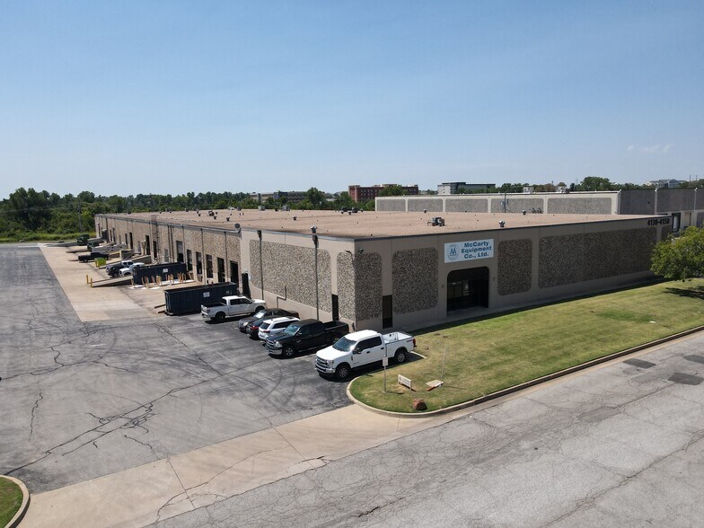 More Photos Of 4130-4150 Will Rogers Pky, Oklahoma City Warehouse For Lease