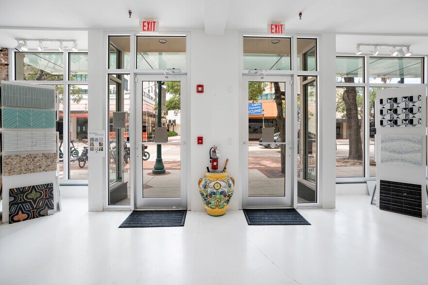More Photos Of 1962 Main St, Sarasota Office For Sale