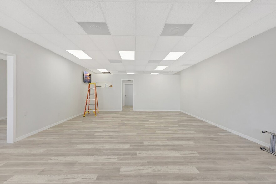 More Photos Of 7991-8031 S Us-1 Hwy, Port Saint Lucie Storefront Retail Office For Lease