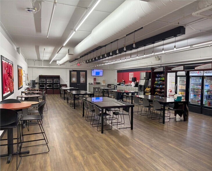 More Photos Of 118 Industrial Dr, Edgerton Industrial For Sale