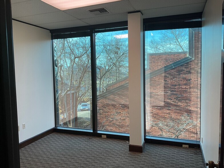 More Photos Of 303 Williams Ave SW, Huntsville Office For Lease