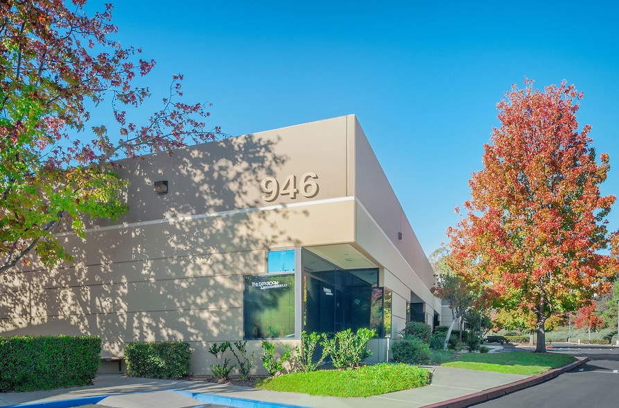 More Photos Of 944 Calle Amanecer, San Clemente Light Distribution For Lease