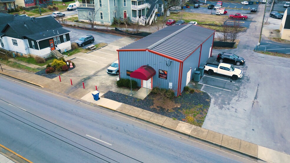 More Photos Of 701 Chestnut St, Bowling Green Office For Lease