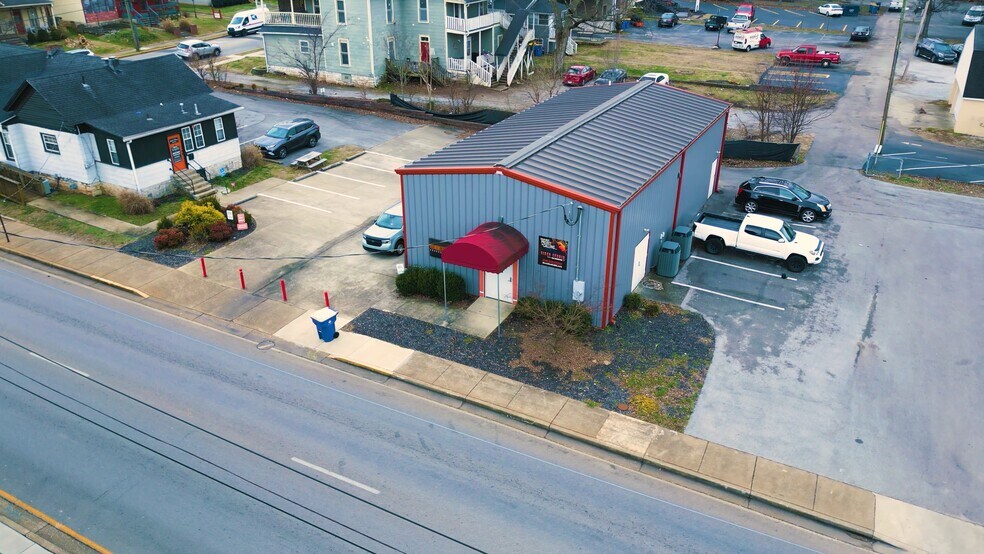 More Photos Of 701 Chestnut St, Bowling Green Office For Lease