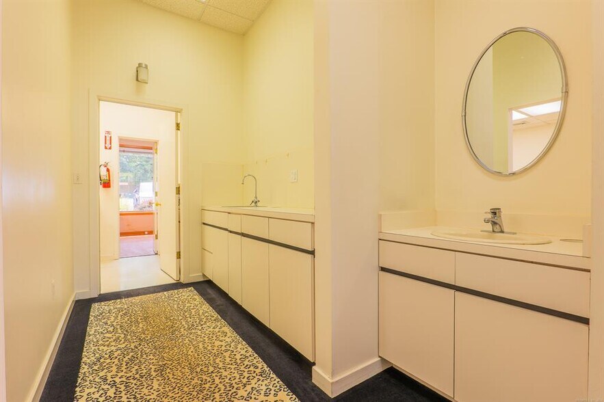 More Photos Of 8 Prospect St, Ridgefield Storefront Retail Office For Sale