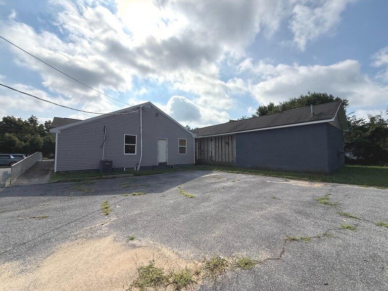 More Photos Of 10 Sidney Ln, Willingboro Freestanding For Sale