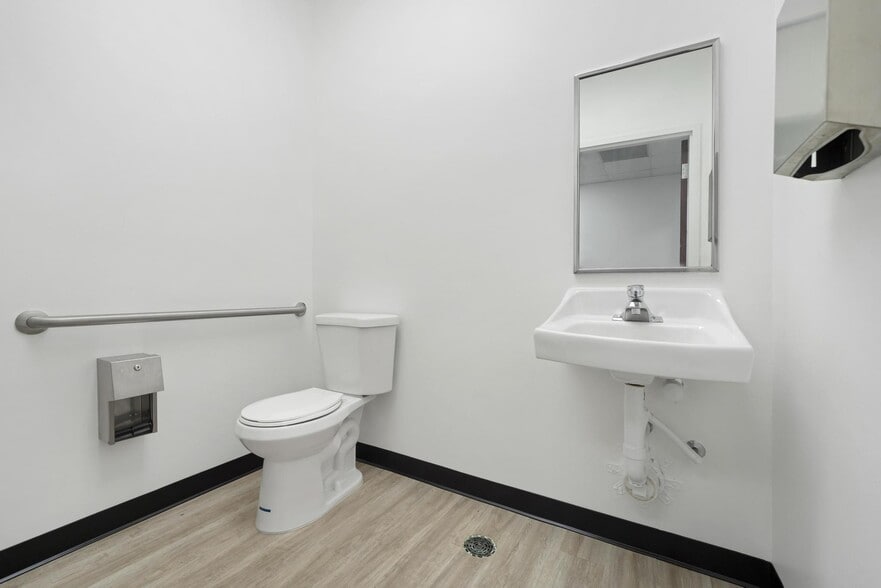 More Photos Of 500 SE 15th St, Fort Lauderdale Medical For Lease