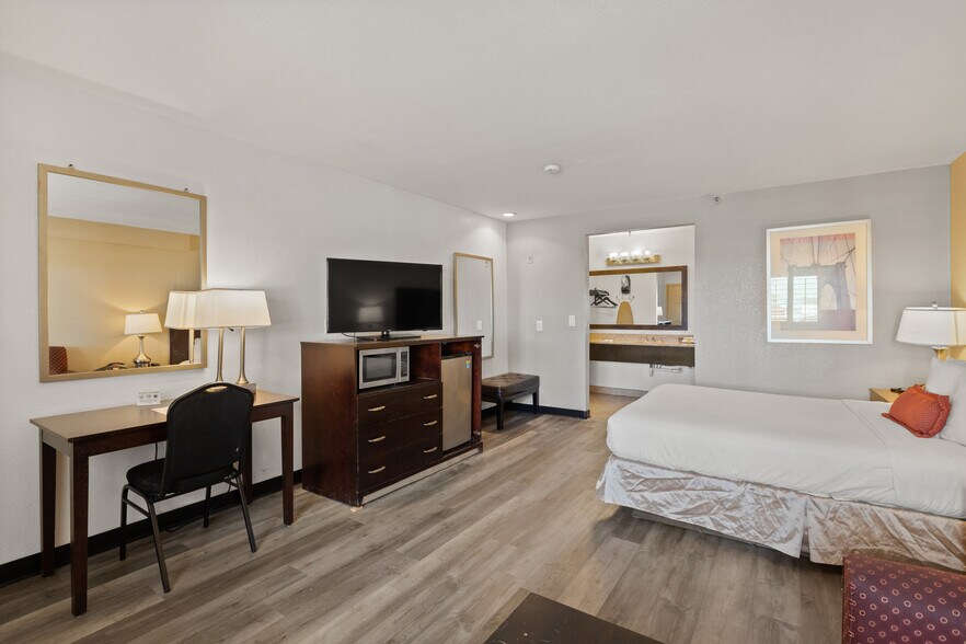 More Photos Of 1701 W Baseline Rd, Tempe Hotel For Sale