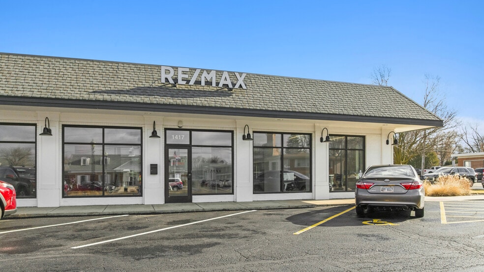 More Photos Of 1403-1425 N Main St, Wheaton General Retail For Sale