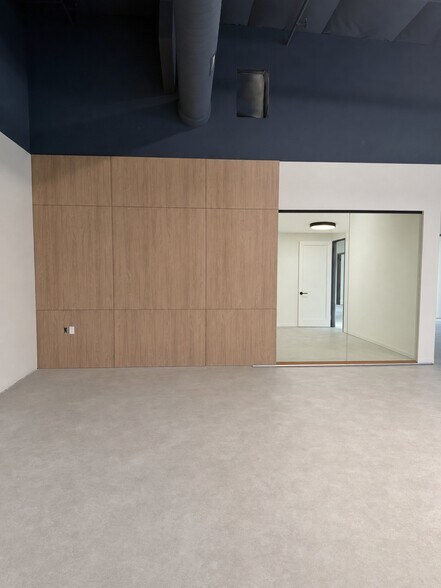 More Photos Of 4305 Auburn Blvd, Sacramento Coworking Space