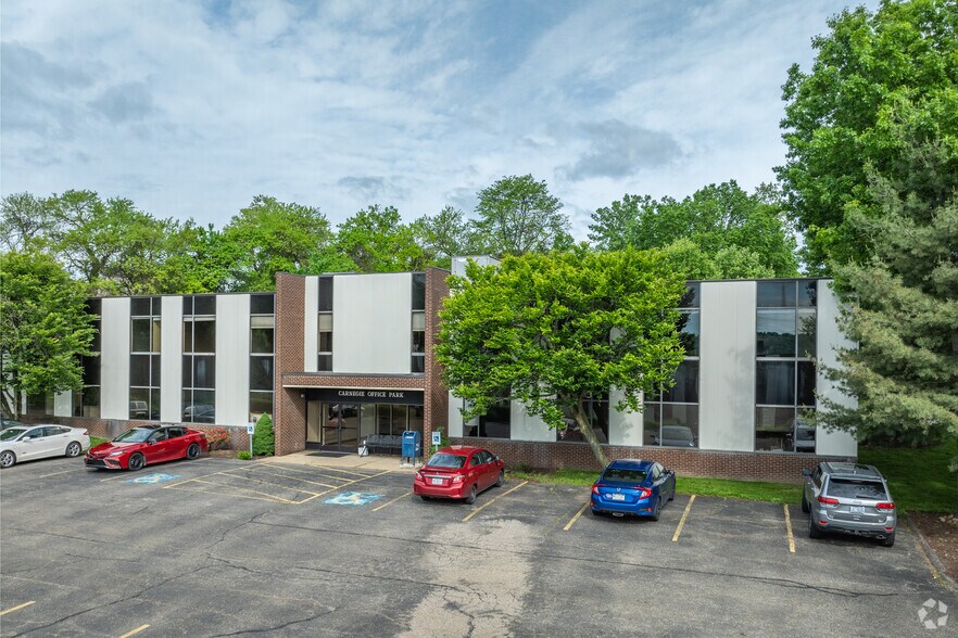 Primary Photo Of 600 N Bell Ave, Carnegie Medical For Lease