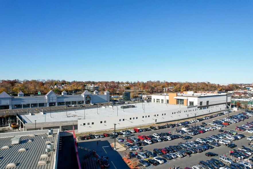 More Photos Of 71-110 Nardozzi Pl, New Rochelle General Retail For Lease