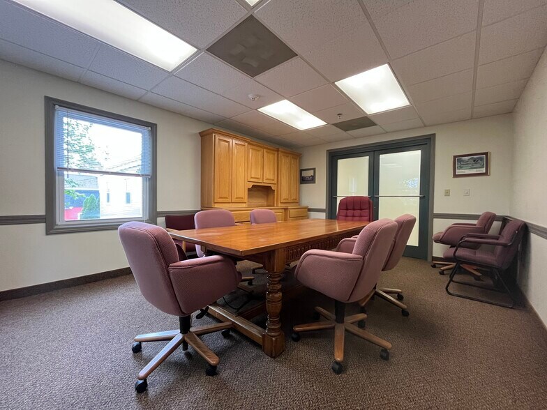 More Photos Of 19 Kilton Rd, Bedford Office For Lease