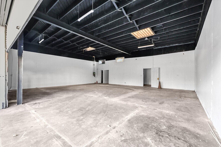 More Photos Of 2315 Fair Oaks Ave, Altadena Auto Repair For Sale