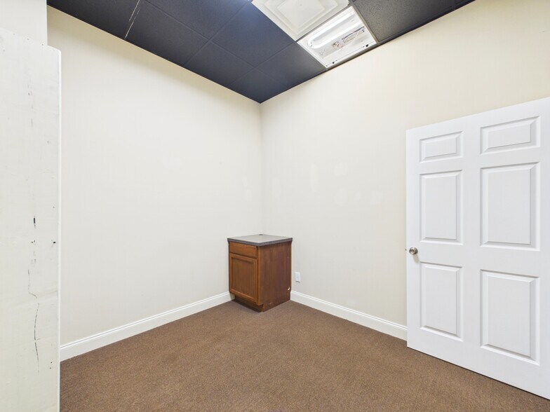 More Photos Of 7559 Kayne Blvd, Columbus Freestanding For Lease