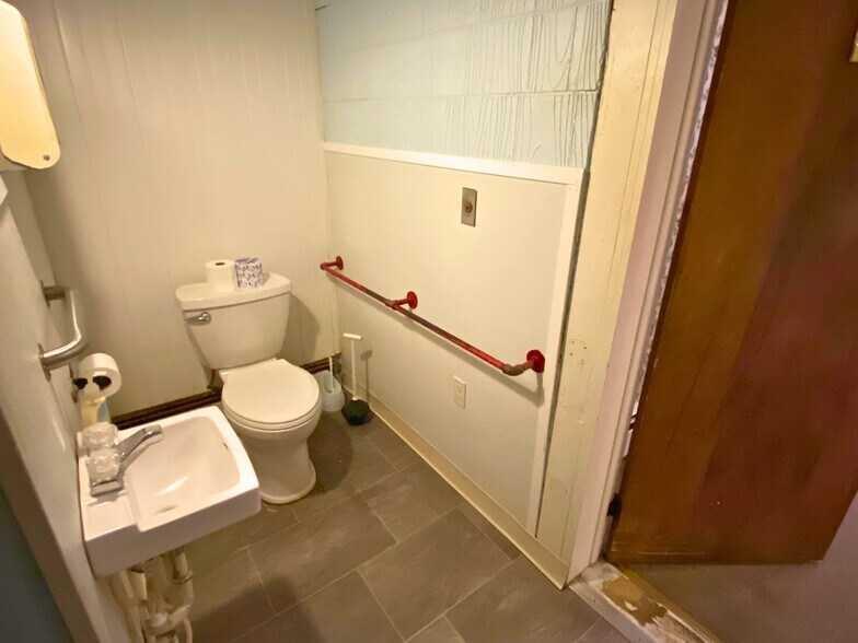 More Photos Of 4 Washington Park, Oxford Healthcare For Sale