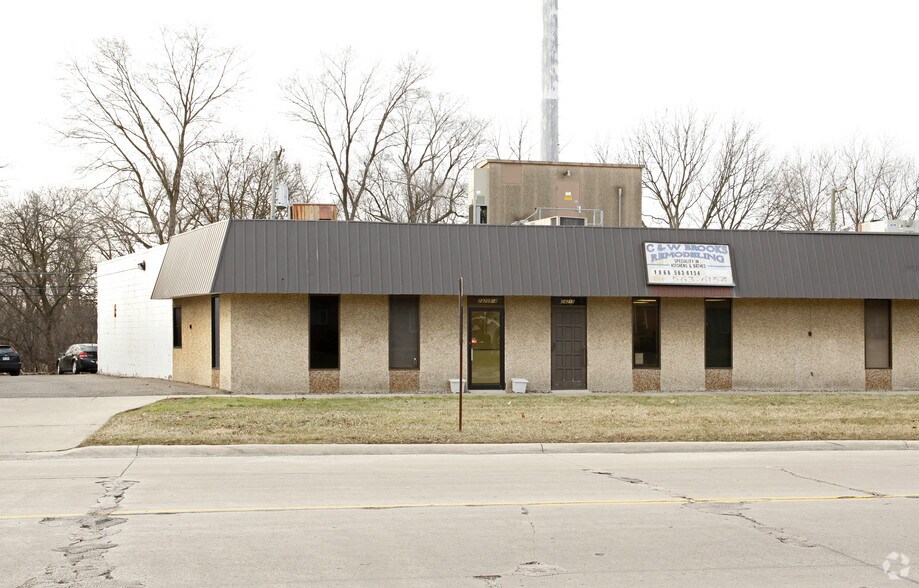 Primary Photo Of 24205-24215 Ann Arbor Trl, Dearborn Heights Freestanding For Lease
