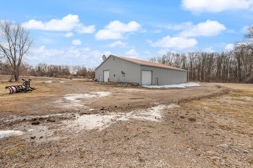 More Photos Of 18470 195th ave, Big Rapids Office For Sale