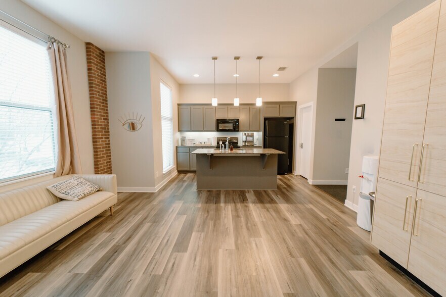 More Photos Of 622 Hemphill St, Fort Worth Medical For Sale