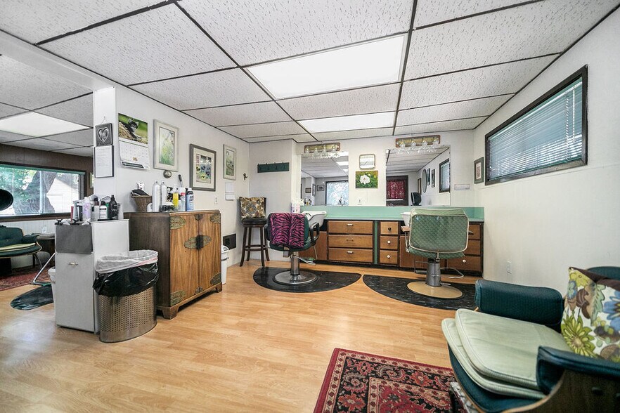 More Photos Of 20363-20379 NW Cedar Ln, Poulsbo General Retail For Sale