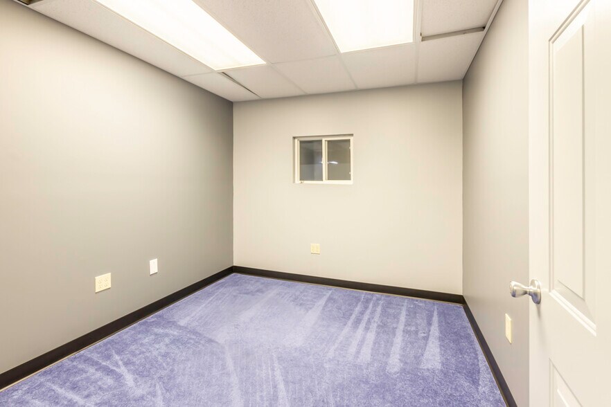 More Photos Of 2840 Mitthoeffer Pl, Indianapolis Warehouse For Sale