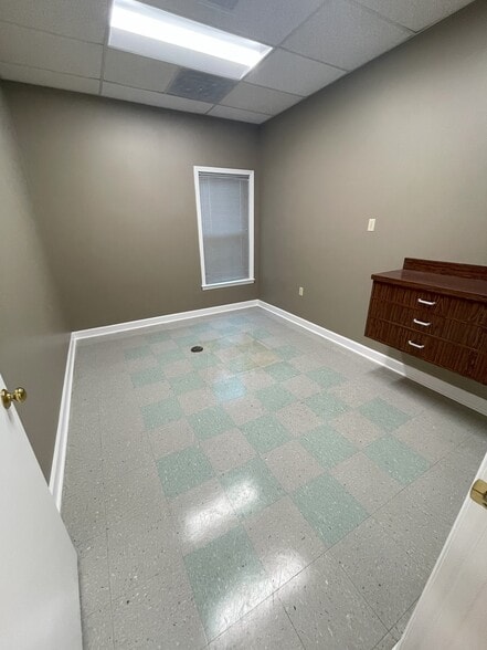 More Photos Of 6575 Stage Rd, Bartlett Office For Lease