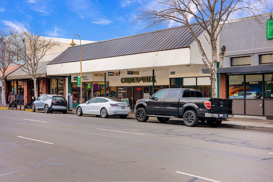 More Photos Of 225 Main St, Chico Storefront Retail Office For Sale