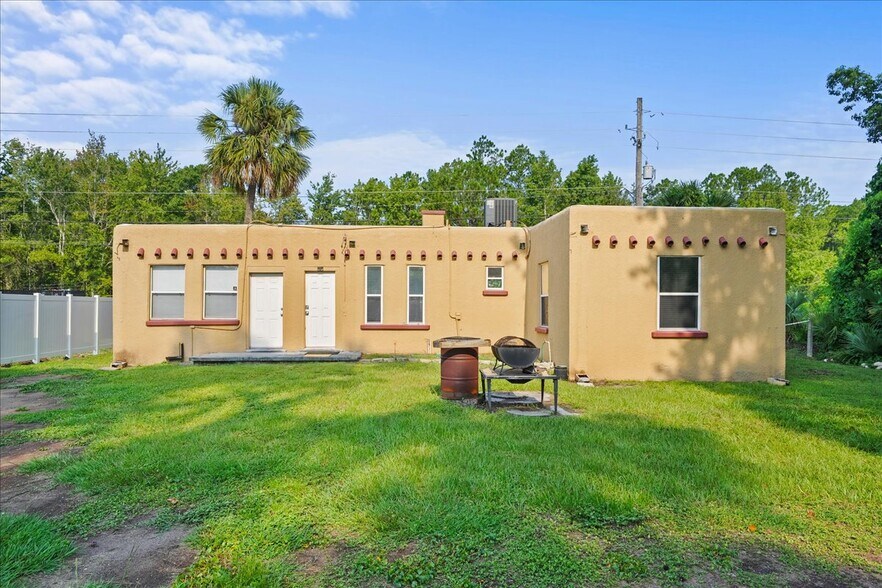 More Photos Of 15325 North Main St, Jacksonville Flex For Sale