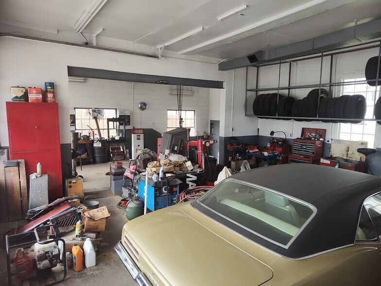 More Photos Of 737 S Main St, Phillipsburg Flex For Sale