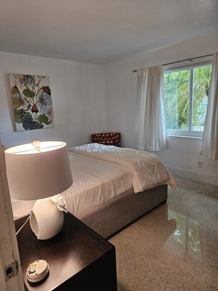 More Photos Of 4512 Seagrape Dr, Lauderdale-by-the-Sea Multifamily For Sale