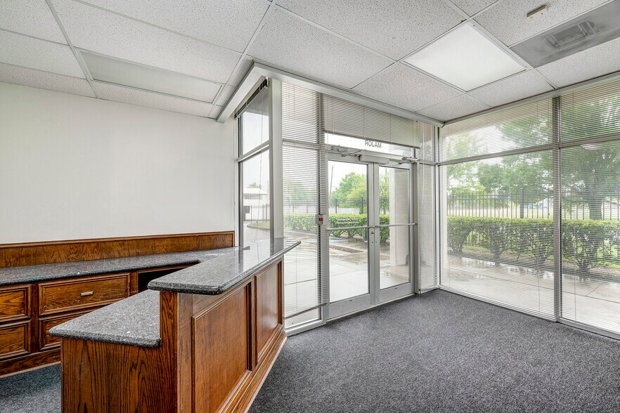 More Photos Of 7425 Major St, Houston Warehouse For Lease