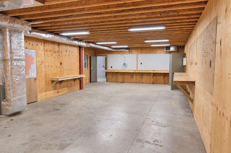 More Photos Of 117 Game Rd, Syracuse Warehouse For Lease
