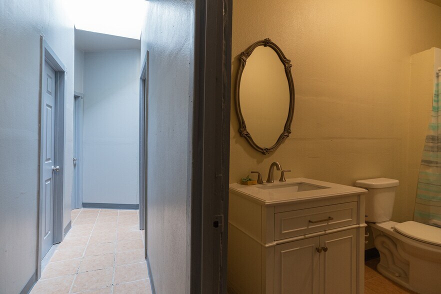 More Photos Of 3882 Washington Ave, Le Grand Apartments For Sale