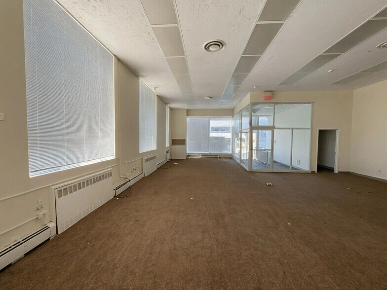 More Photos Of 166-170 Jericho Tpke, Floral Park Loft Creative Space For Lease