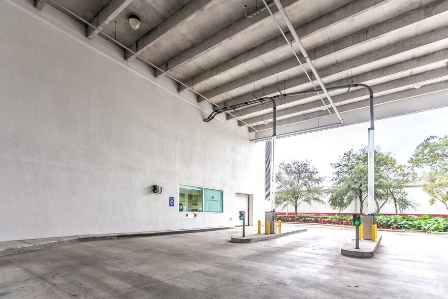 More Photos Of 2301 NW 87th Ave, Doral Office Residential For Lease