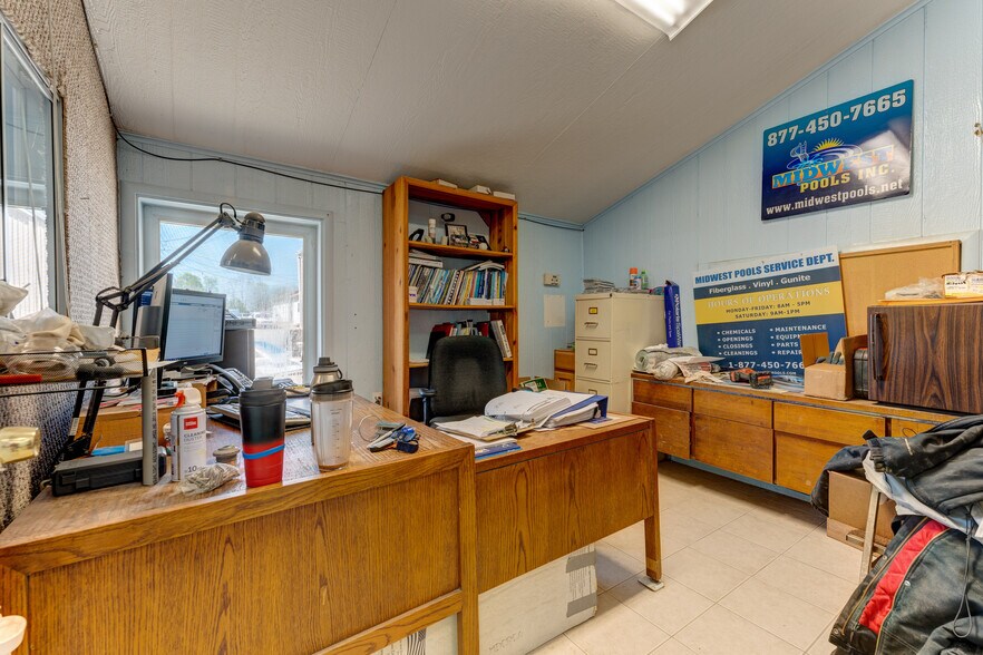 More Photos Of 3090 W Cook Rd, Grand Blanc Showroom For Sale