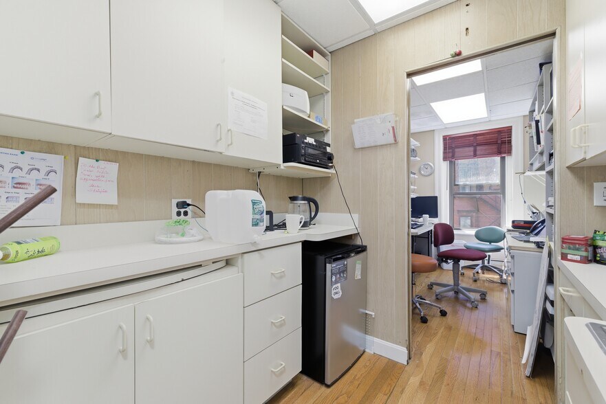 More Photos Of 1051 Beacon St, Brookline Medical For Sale
