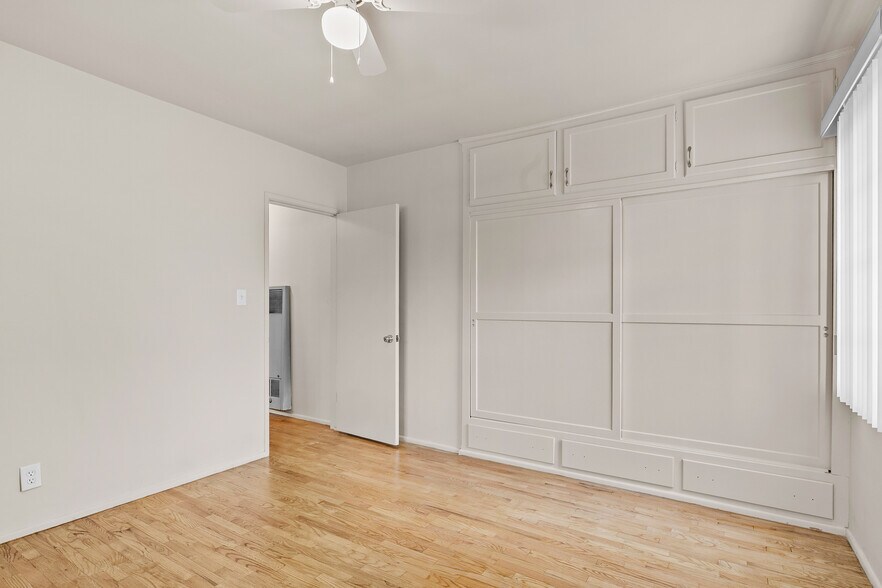 More Photos Of 123-129 N Jackson St, Glendale Apartments For Sale