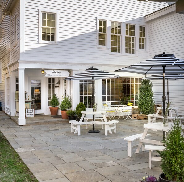 More Photos Of 26 N King St, Leesburg Office For Lease