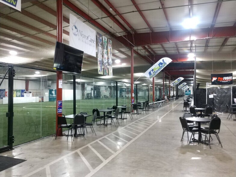 More Photos Of 5999 Meijer Dr, Milford Showroom For Lease