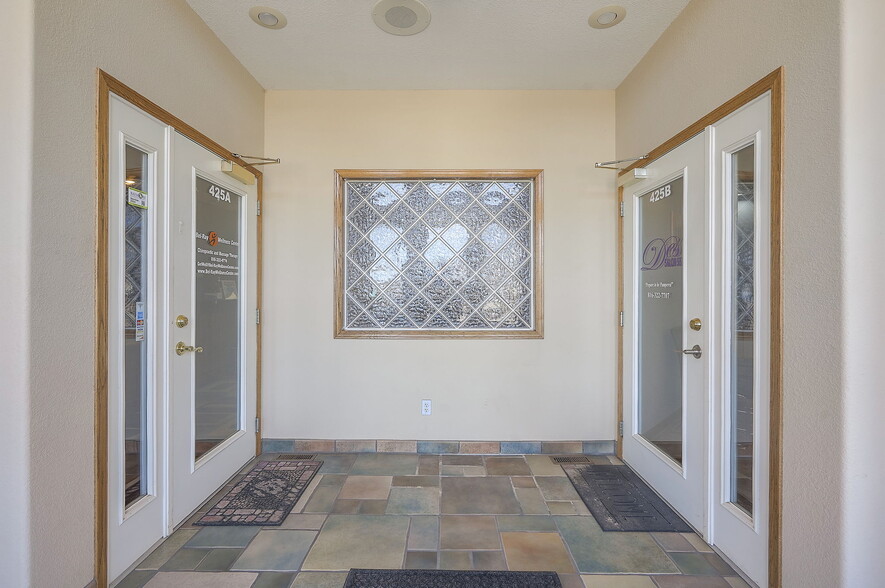 More Photos Of 425 W Pine St, Raymore Medical For Sale