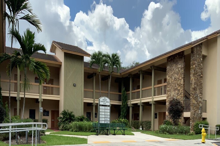 Primary Photo Of 7401 N University Dr, Tamarac Medical For Sale