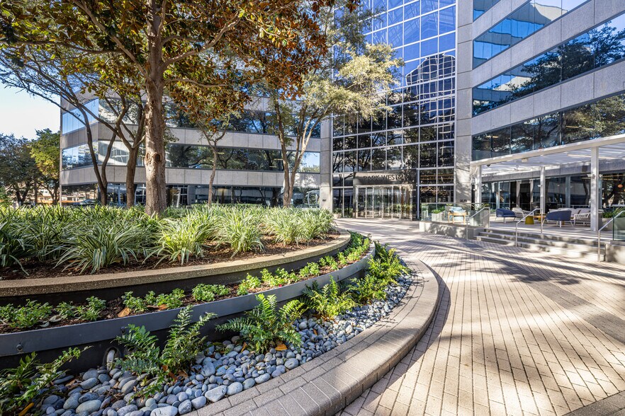 More Photos Of 1501-1507 Lyndon B Johnson Fwy, Dallas Unknown For Lease