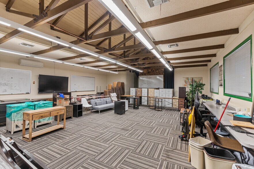 More Photos Of 5980 Webb St, Loomis Office For Lease