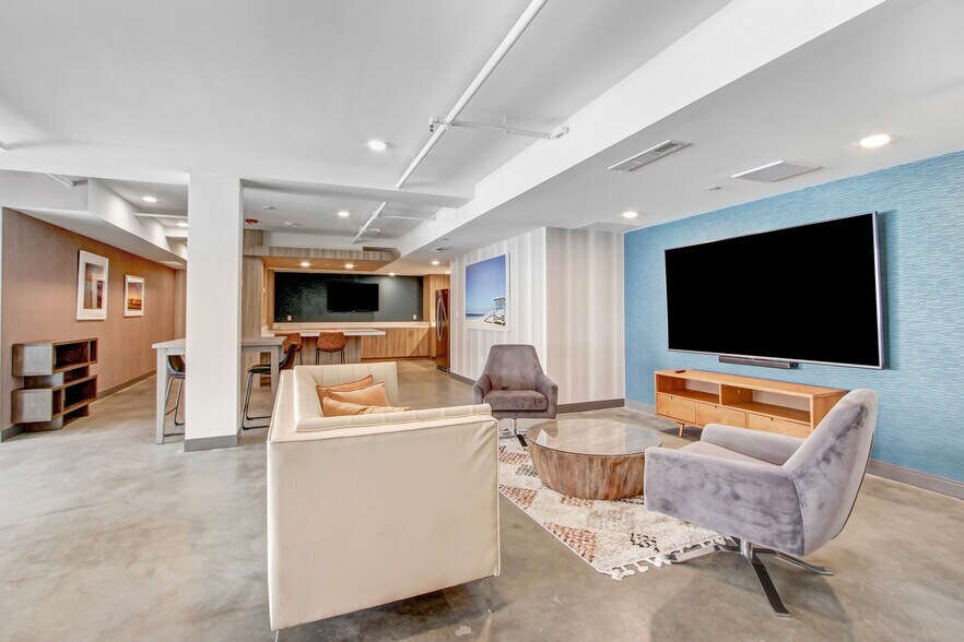 More Photos Of 6625 Reseda Blvd, Reseda Apartments For Lease