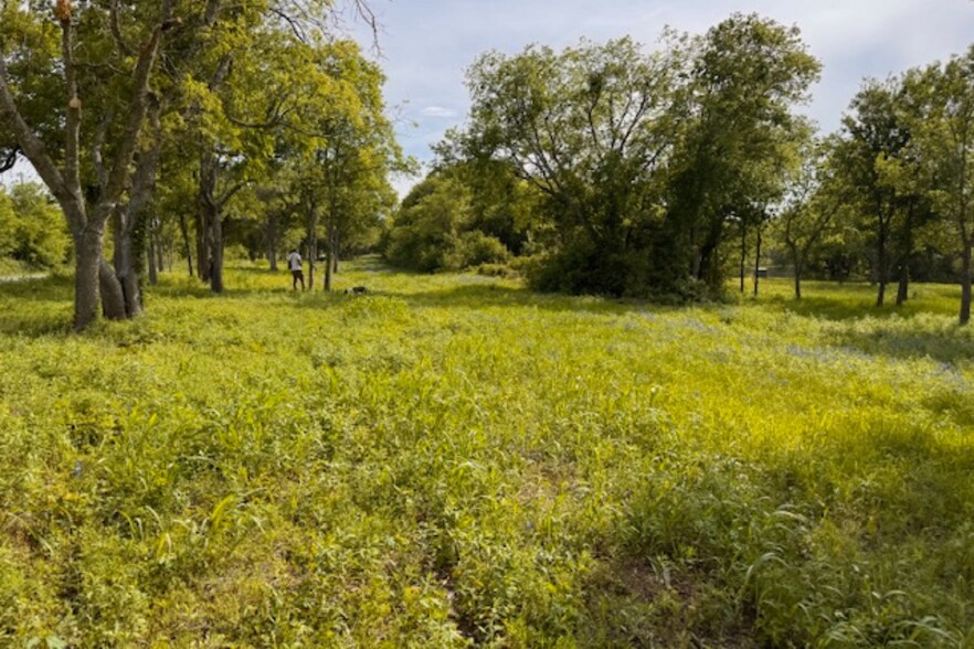 More Photos Of 3360 County 3363 rd, Hubbard Land For Sale