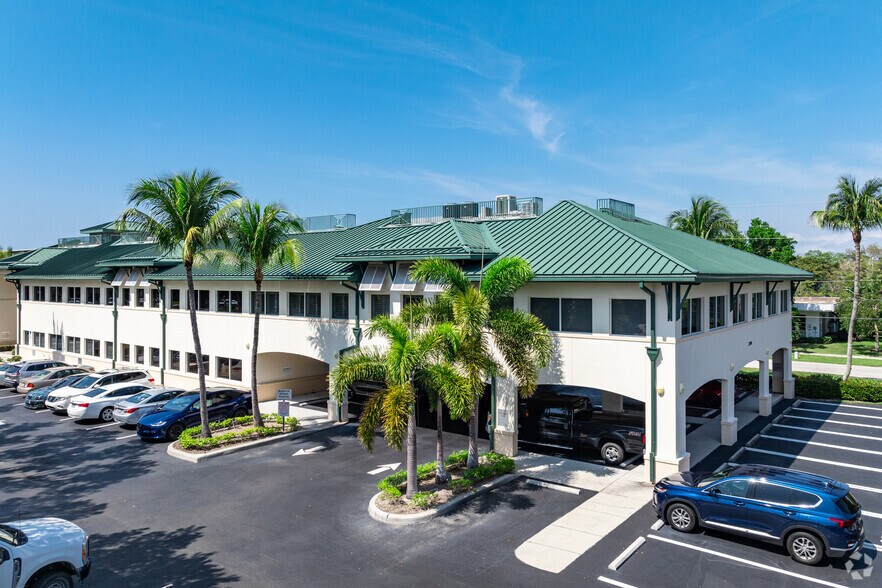 More Photos Of 2390 Tamiami Trl N, Naples Medical For Lease