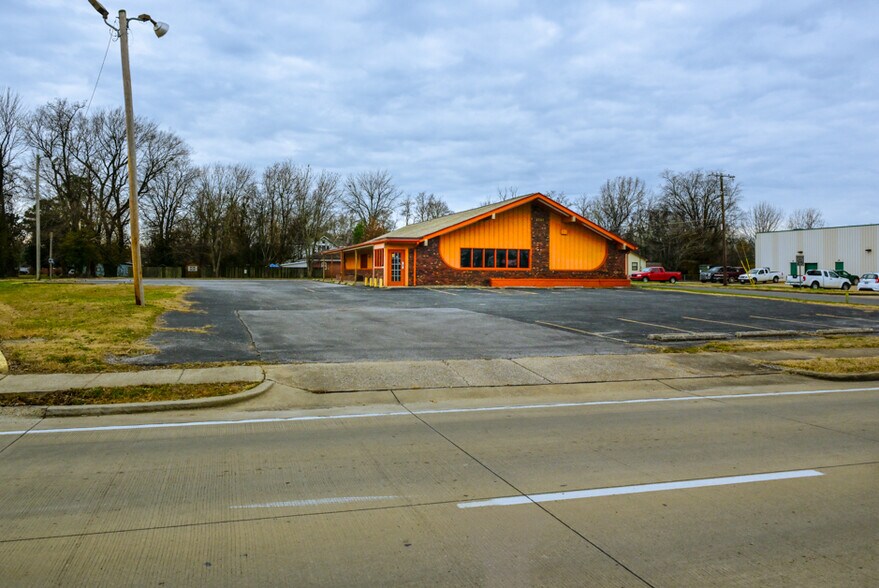 More Photos Of 2701 Irvin Cobb Dr, Paducah Flex For Sale