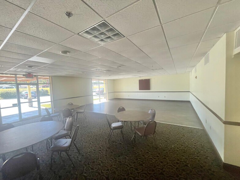 More Photos Of 1700 US-280, Phenix City Hotel For Sale